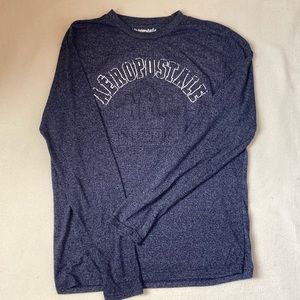 I’m selling a navy blue Aeropostale long sleeve tee shirt.